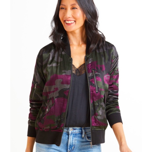 Evereve Jackets & Blazers - Marrakech Satin Camo Bomber (only @ Evereve) Size Medium